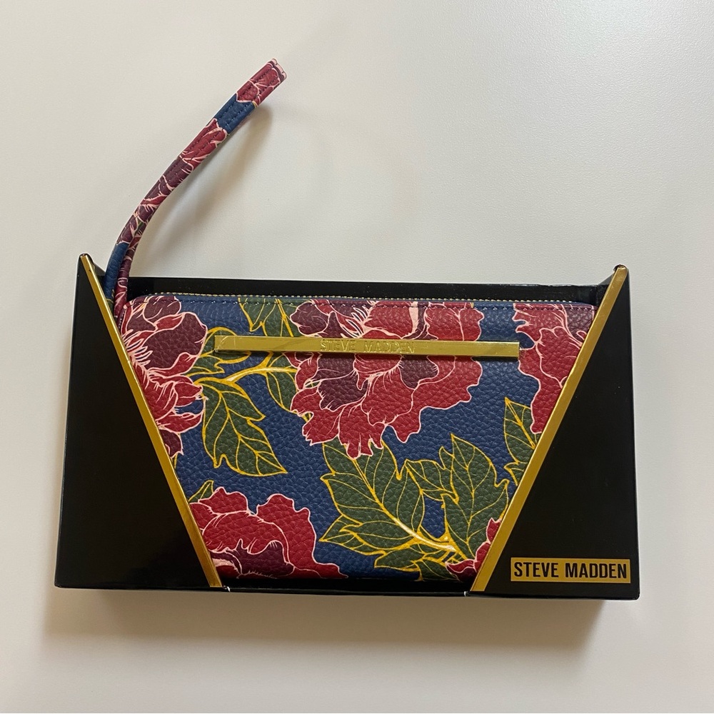 New, Steve Madden Clutch, Floral, with straps